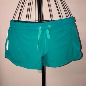 Lululemon Hotty Hot Short 2.5”